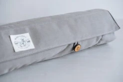 Matelas De Voyage Pour Chien Enroulable Compass Band & Roll -Pet Haven Soldes Blanket Compas smoke close up 1 1080x 45ca78ca 90de 4ff4 b7a4 5acad6113e56
