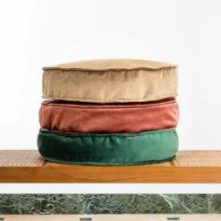 Coussin Pour Chien Personnalisé (rond) -Pet Haven Soldes coussin coussins velours rond 3 1176x1176 9bddbb0d 6a83 4257 a4a0 a8e3a0f0f4bc