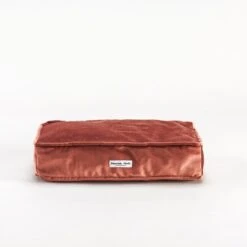 Coussin Pour Chien Personnalisable -Pet Haven Soldes coussins velours rectangulaire 1 1181x1181 ae40a0cb 264f 4577 b7d6 c1642e0f5ddb